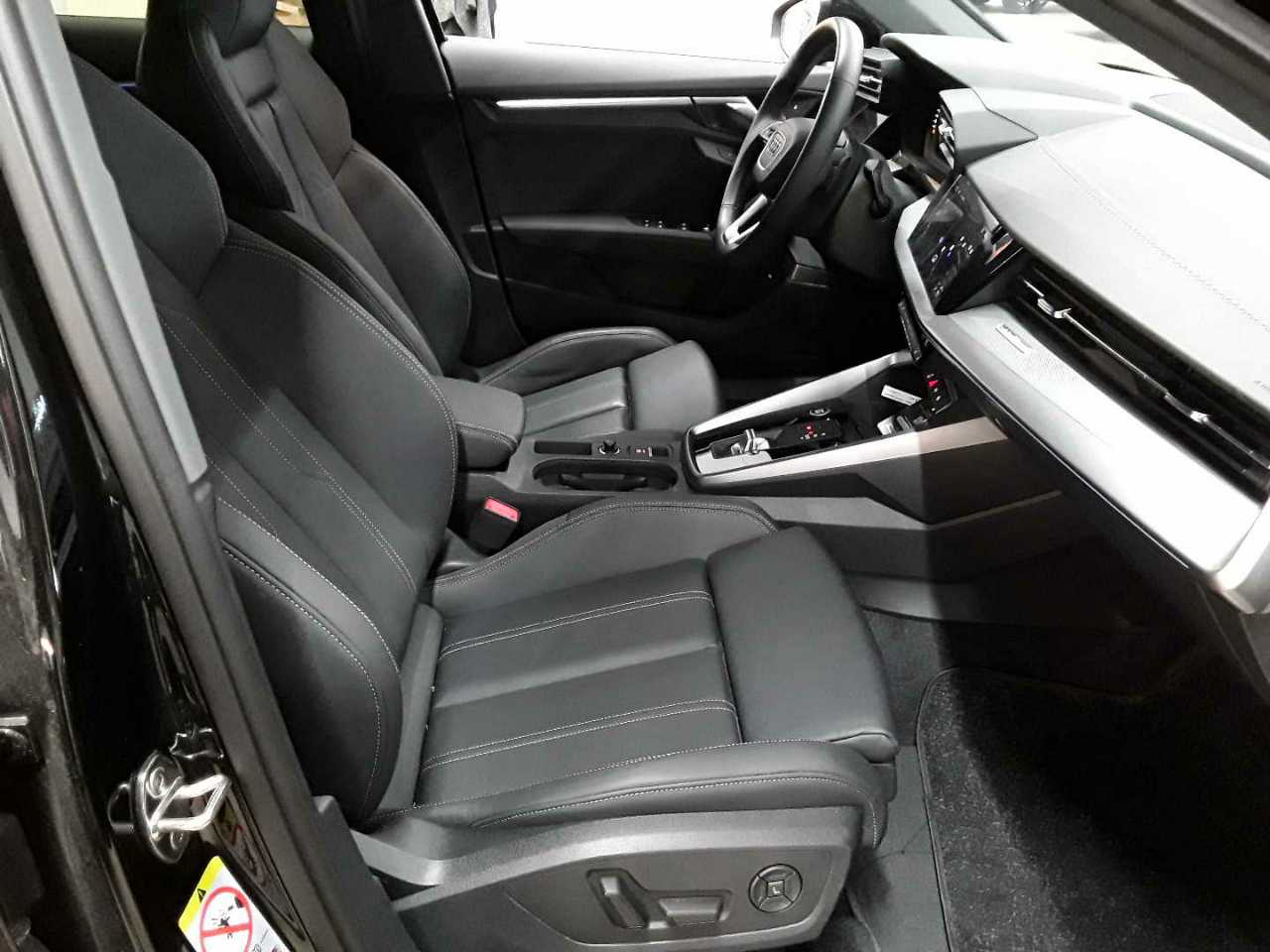 Audi A3 40 TFSI Sportback quattro S tronic S line 8