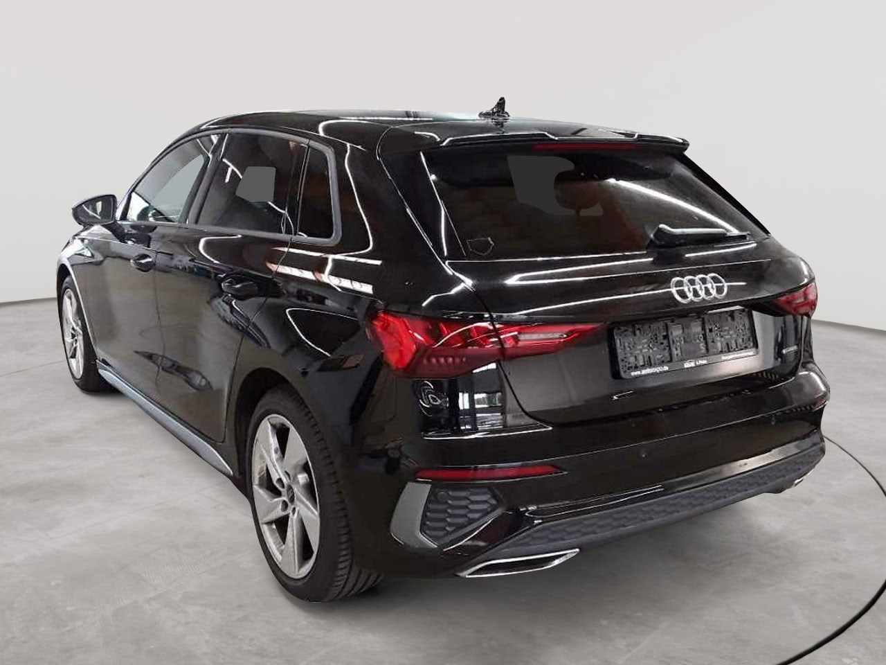 Audi A3 40 TFSI Sportback quattro S tronic S line 5