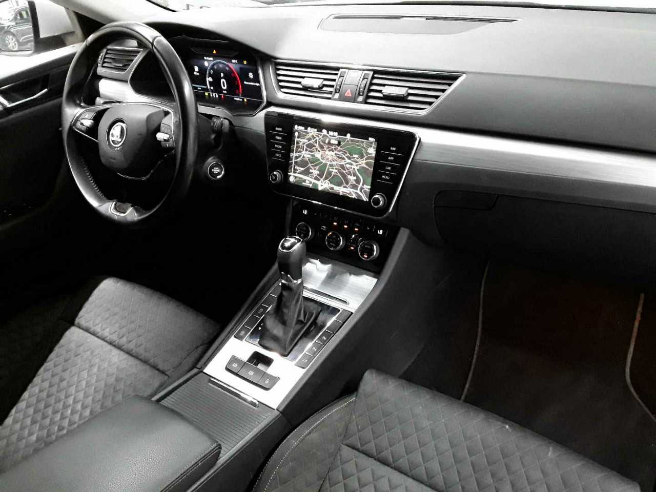 Skoda Superb Combi 2.0 TDI 4x4 DSG Ambition 9