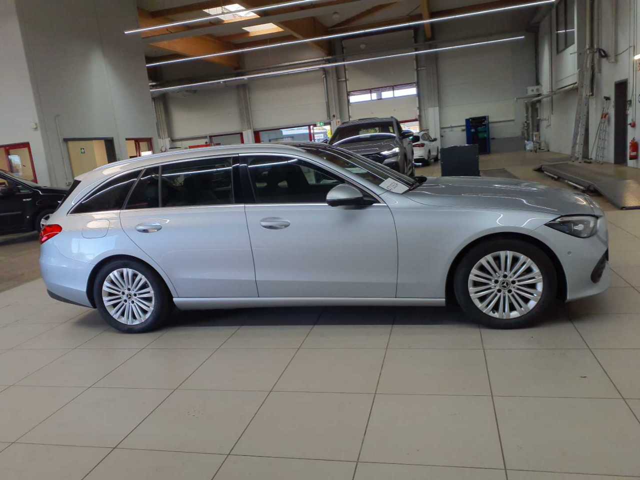Mercedes-Benz C 200 d T 9G-TRONIC Avantgarde 4