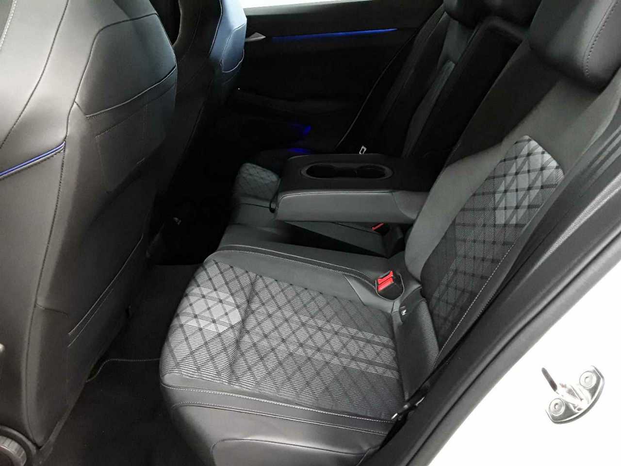 Vw Golf 1.5 eTSI OPF DSG R-Line 13