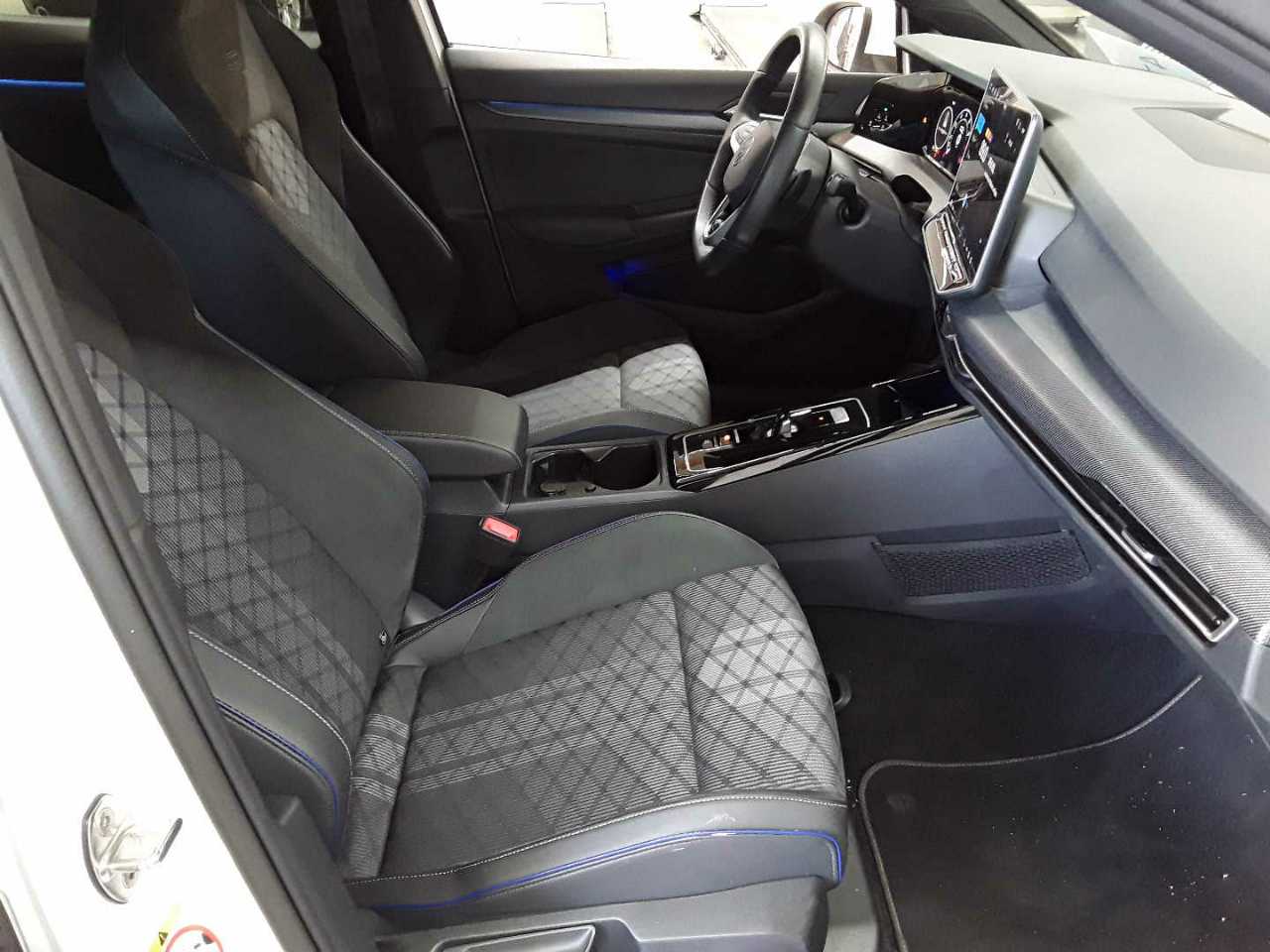 Vw Golf 1.5 eTSI OPF DSG R-Line 8
