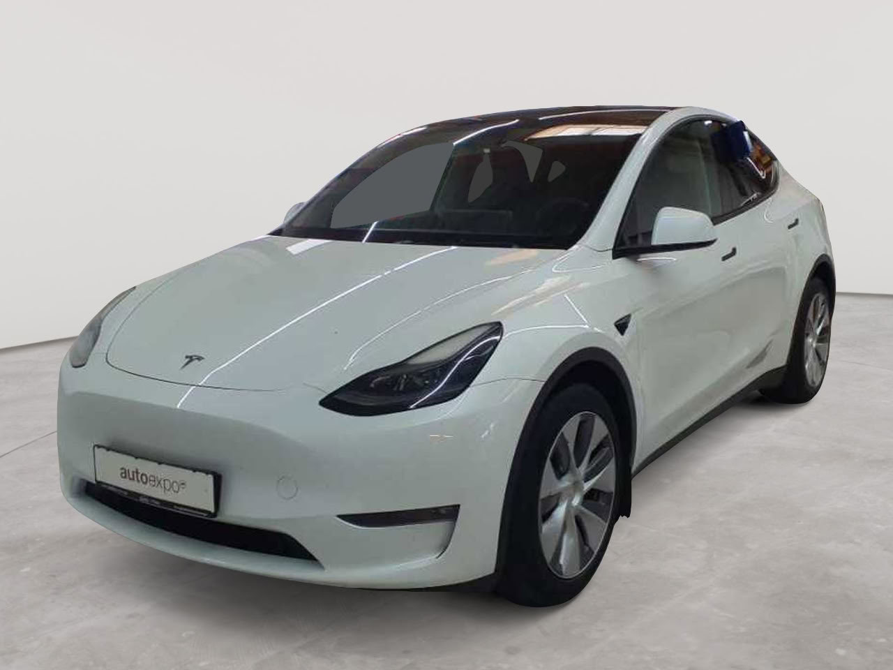 Tesla Model Y Long Range Dual Motor AWD 2