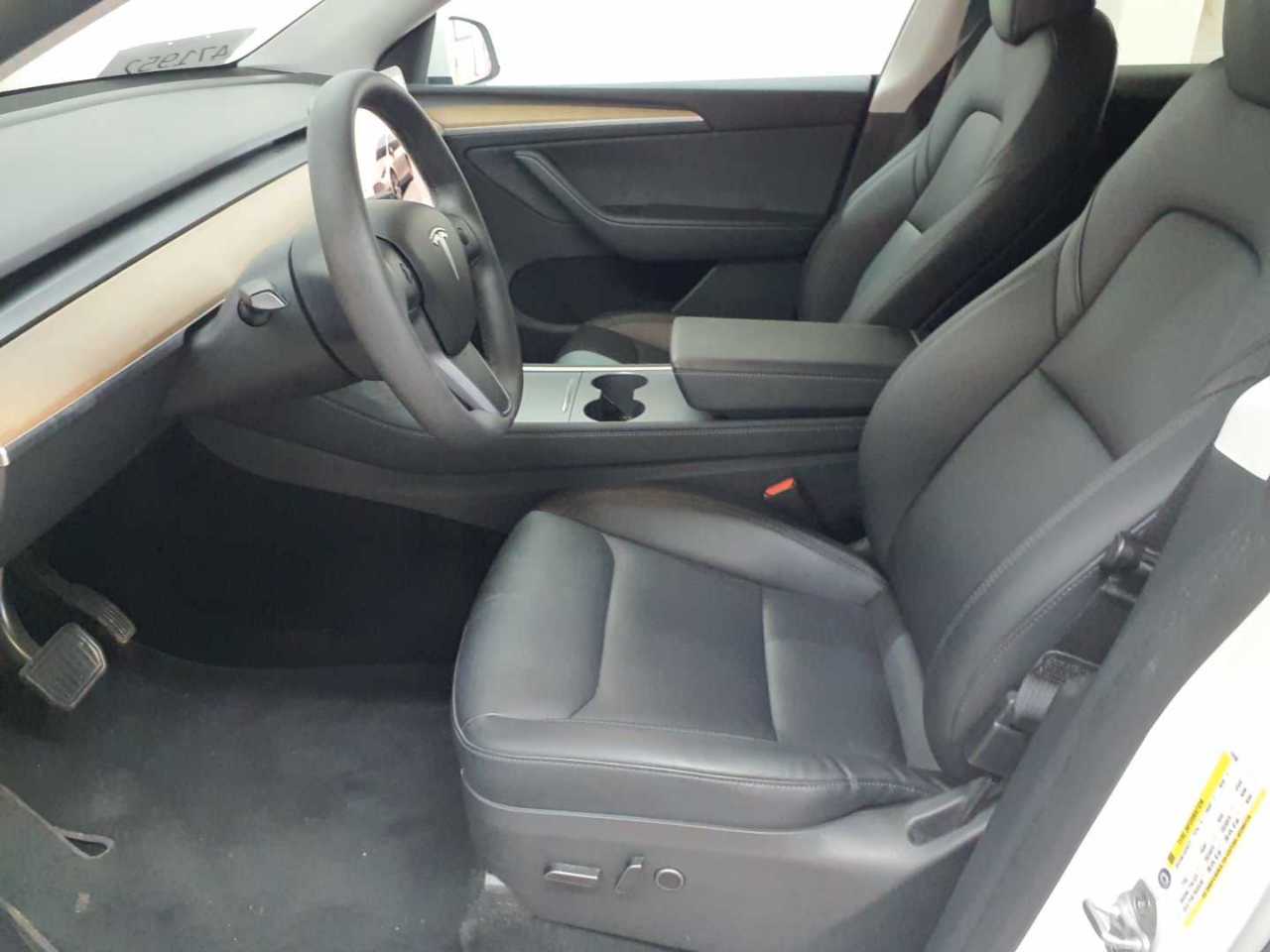 Tesla Model Y Long Range Dual Motor AWD 8