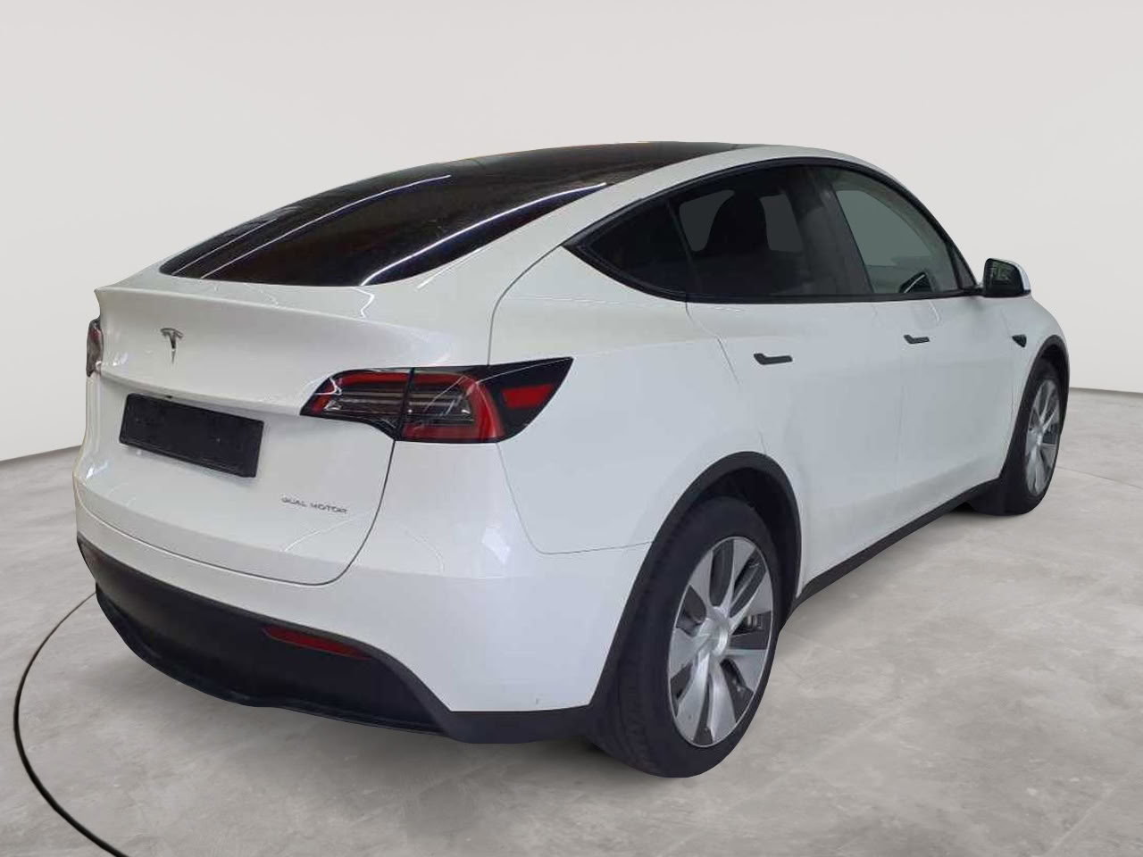 Tesla Model Y Long Range Dual Motor AWD 4