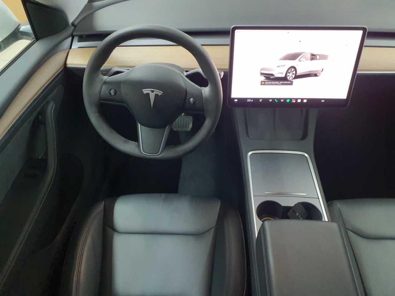 Tesla Model Y Long Range Dual Motor AWD 9