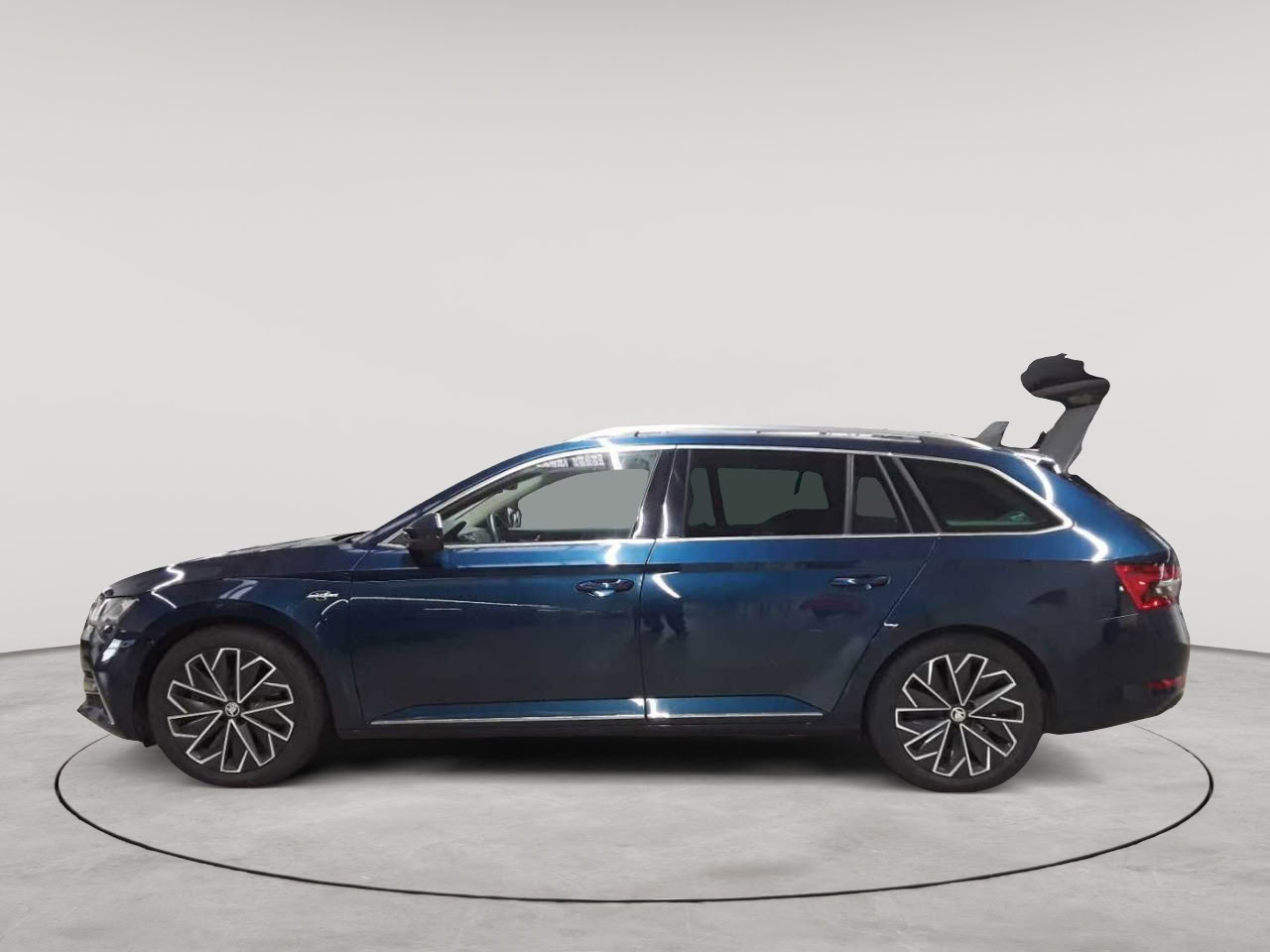 Skoda Superb Combi 2.0 TSI 4x4 DSG L&K 6