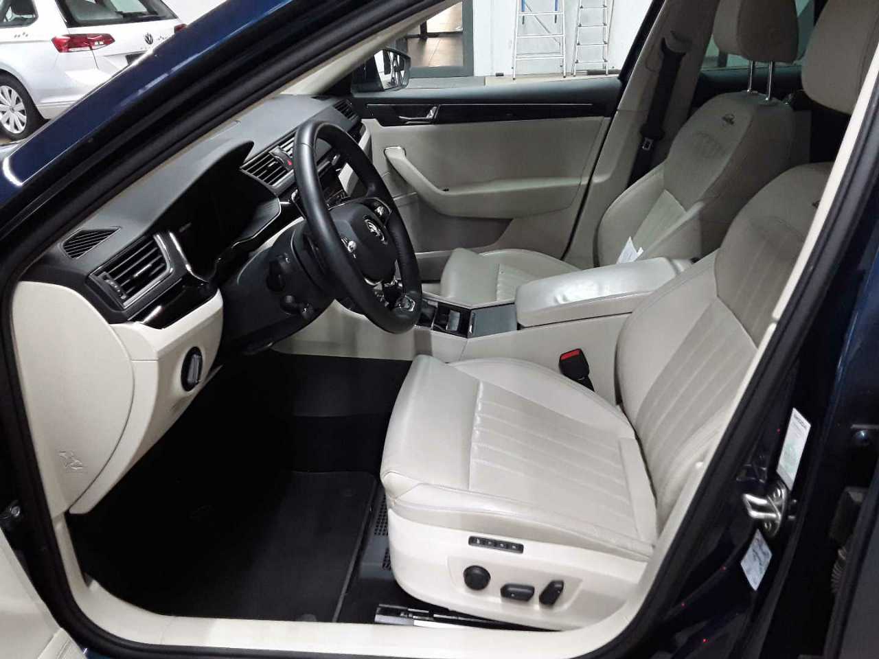Skoda Superb Combi 2.0 TSI 4x4 DSG L&K 7