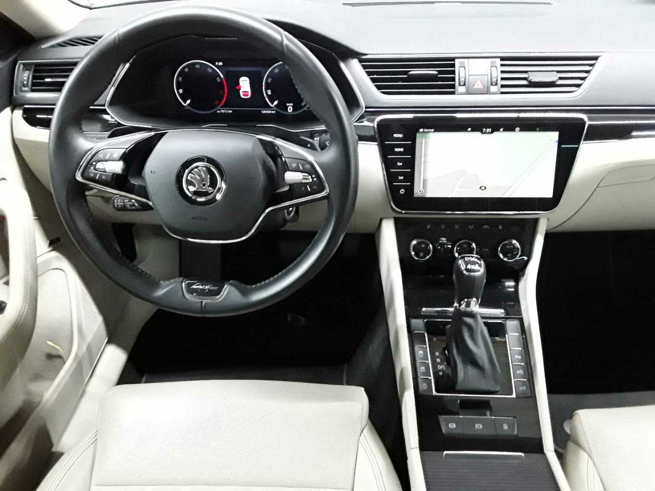 Skoda Superb Combi 2.0 TSI 4x4 DSG L&K 10