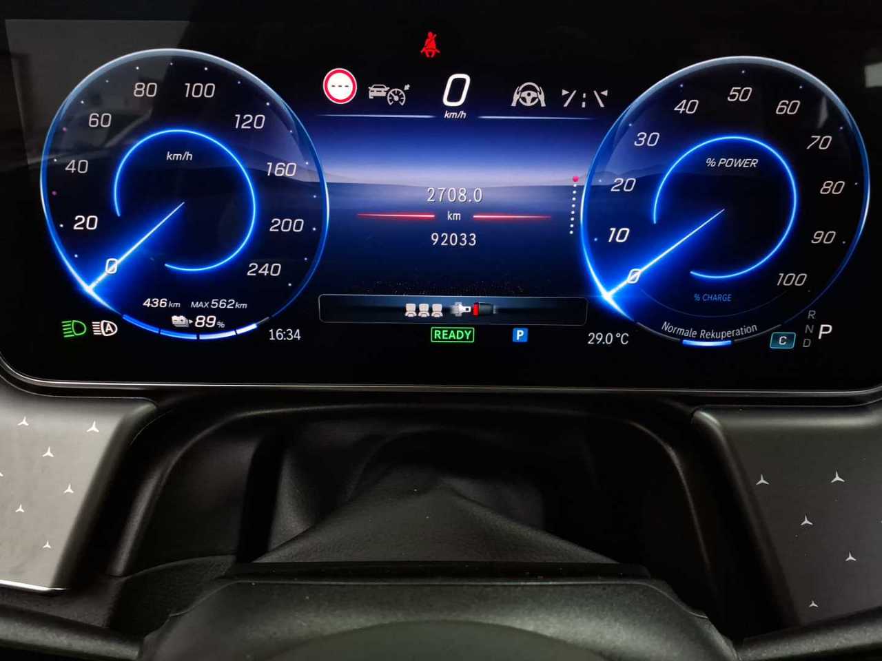 Mercedes-Benz EQE 350 Electric Art 11