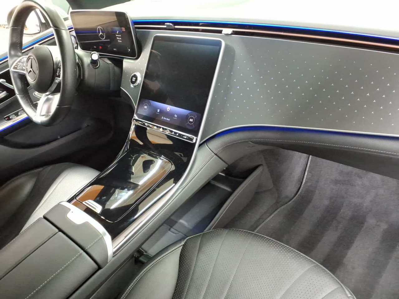 Mercedes-Benz EQE 350 Electric Art 9