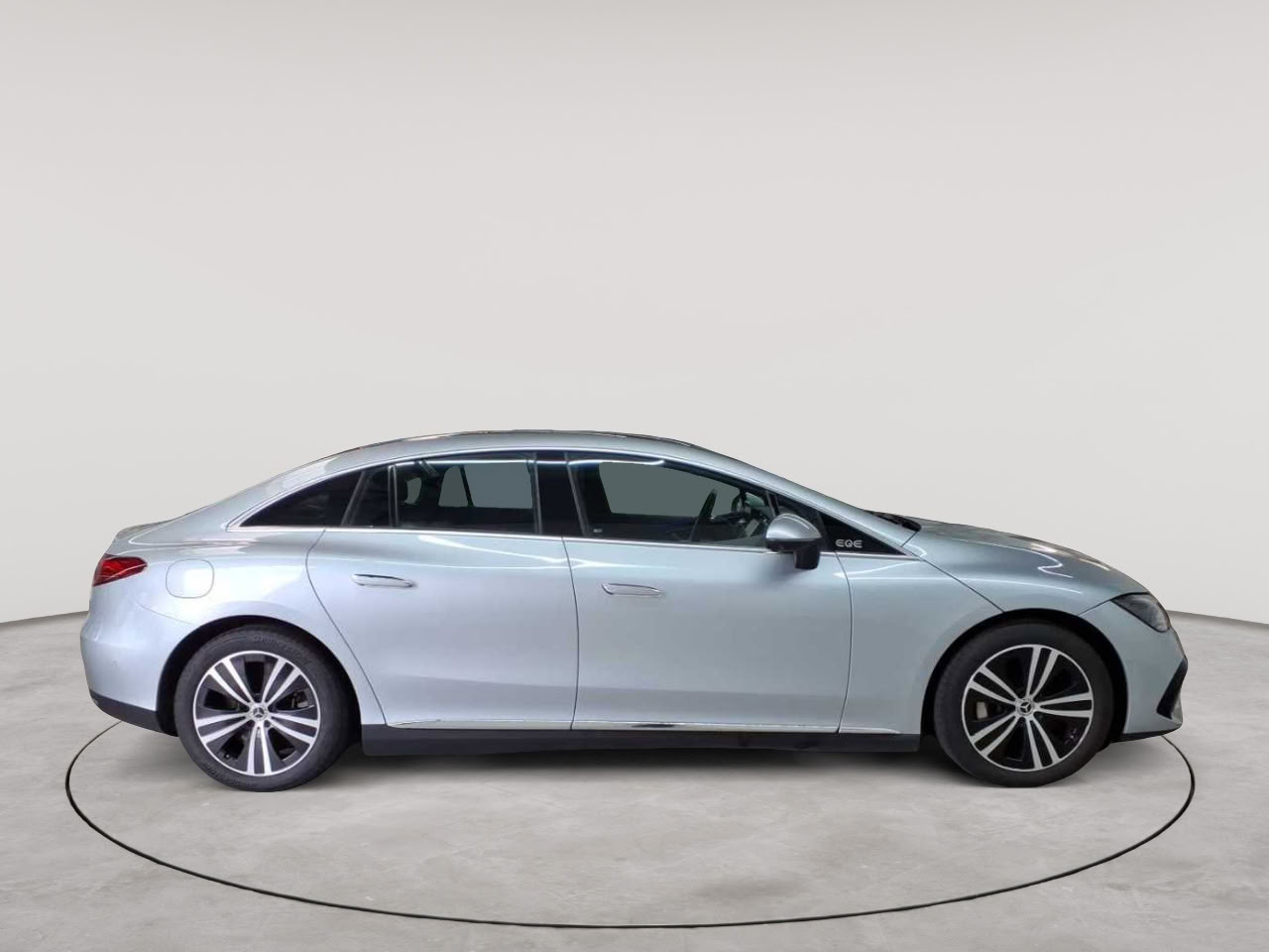Mercedes-Benz EQE 350 Electric Art 3