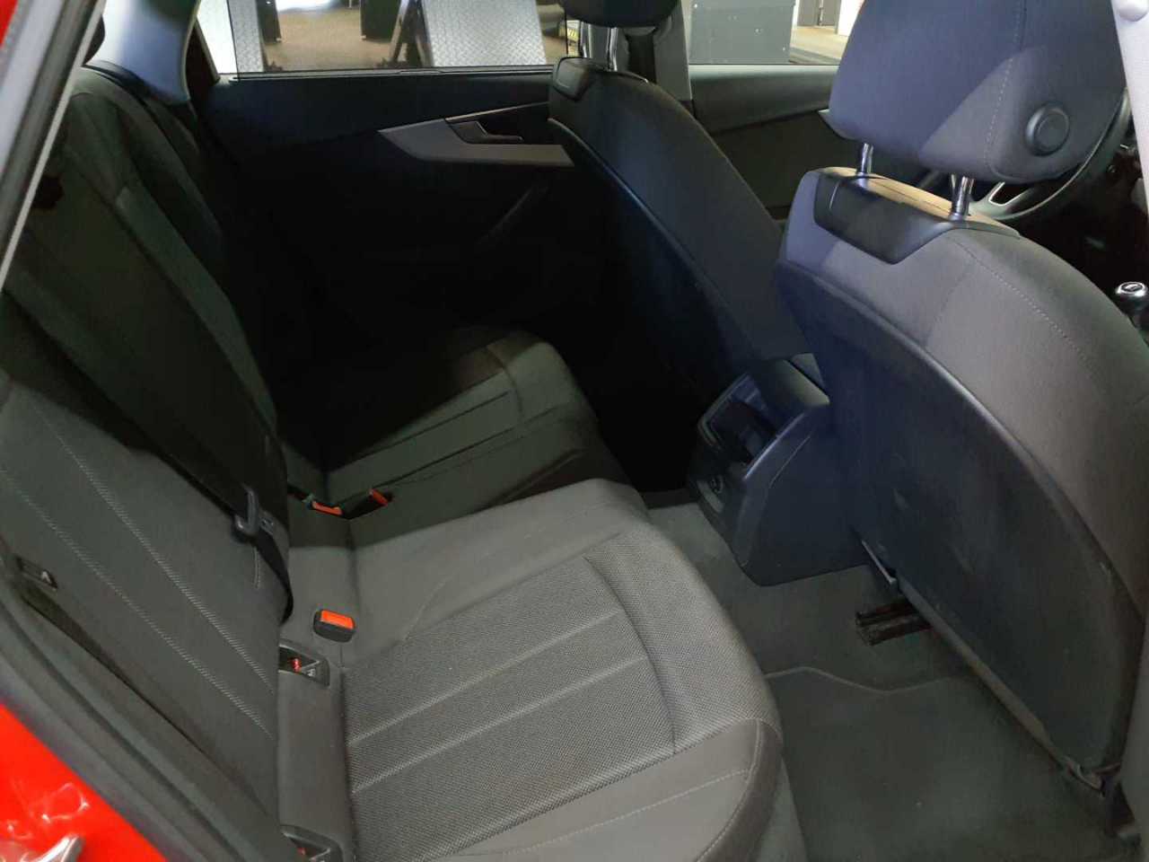 Audi A4 Avant 35 TFSI advanced 14