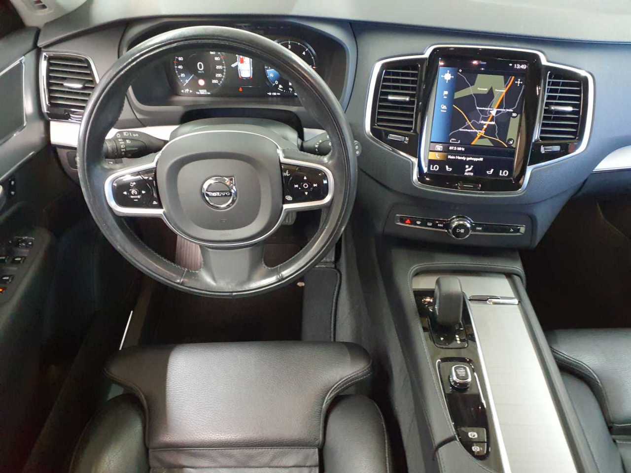 Volvo XC90 B5 D AWD Geartronic Momentum Pro 9