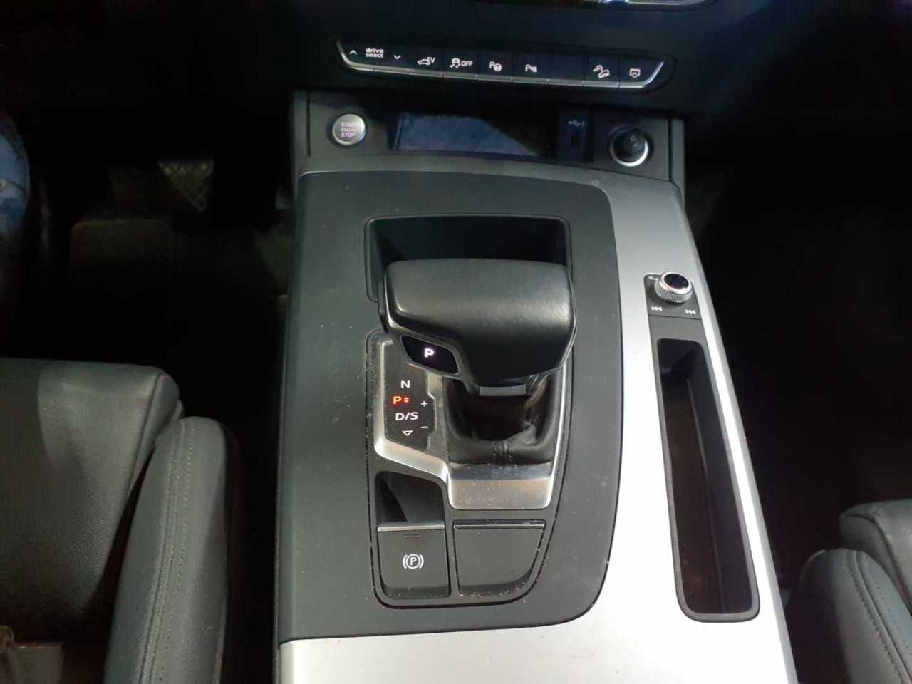 Audi Q5 55 TFSIe quattro S tronic S line 10