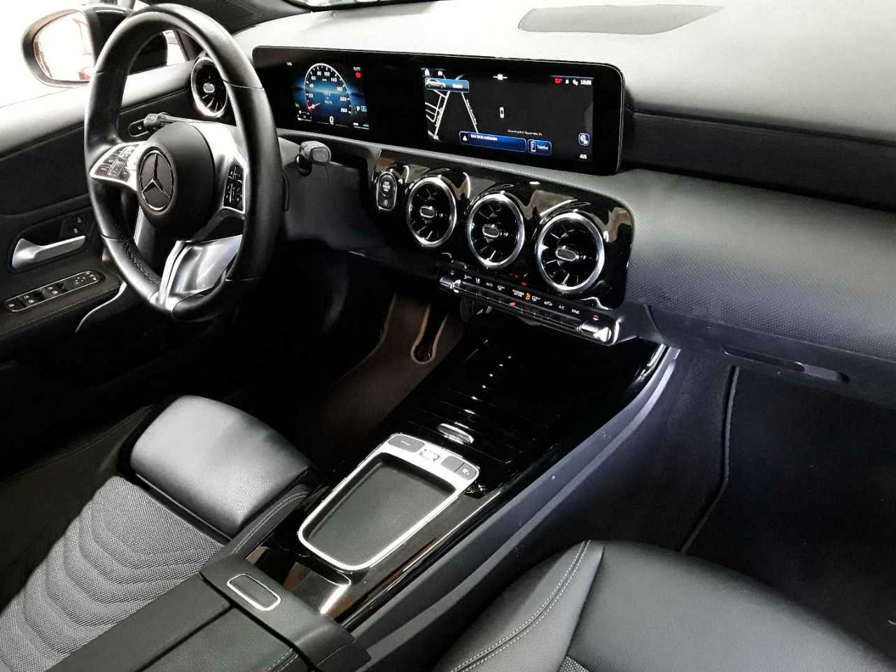 Mercedes-Benz A 200 7G-DCT Progressive Advanced 9