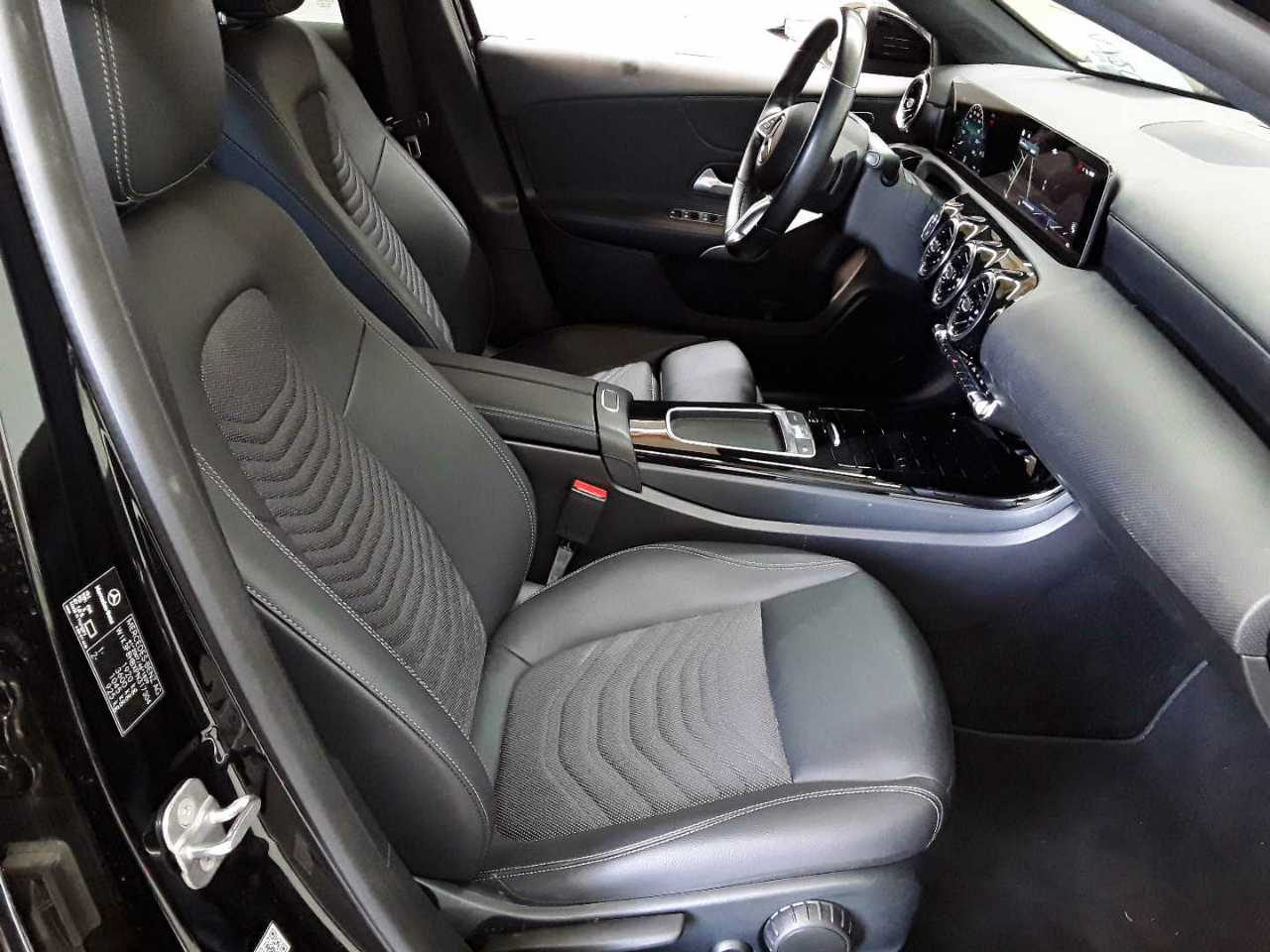 Mercedes-Benz A 200 7G-DCT Progressive Advanced 8