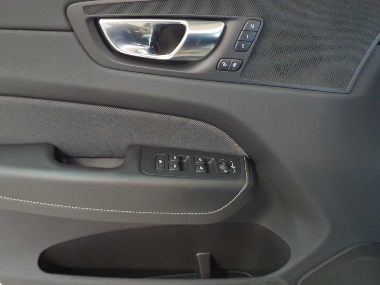 Volvo XC60 B4 D Geartronic RDesign 19