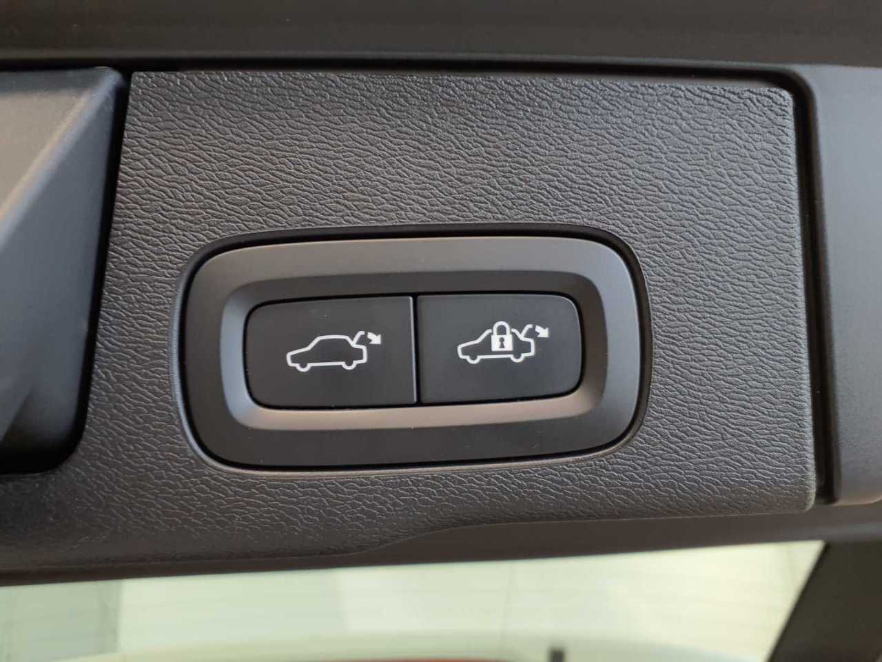 Volvo XC60 B4 D Geartronic RDesign 16