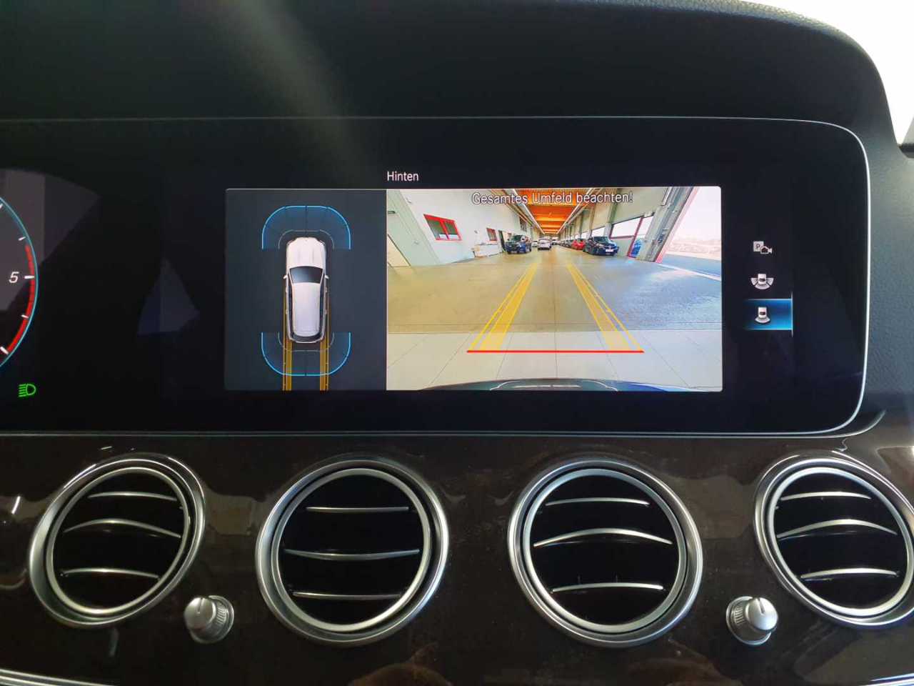 Mercedes-Benz E 220 d T 9G-TRONIC Avantgarde 16