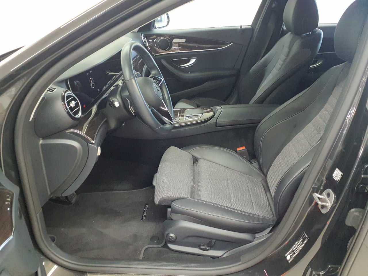 Mercedes-Benz E 220 d T 9G-TRONIC Avantgarde 8