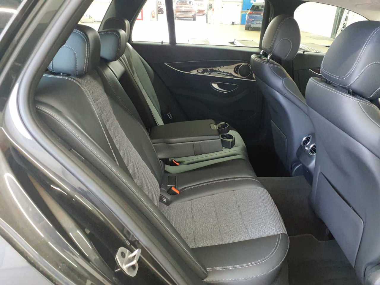 Mercedes-Benz E 220 d T 9G-TRONIC Avantgarde 13