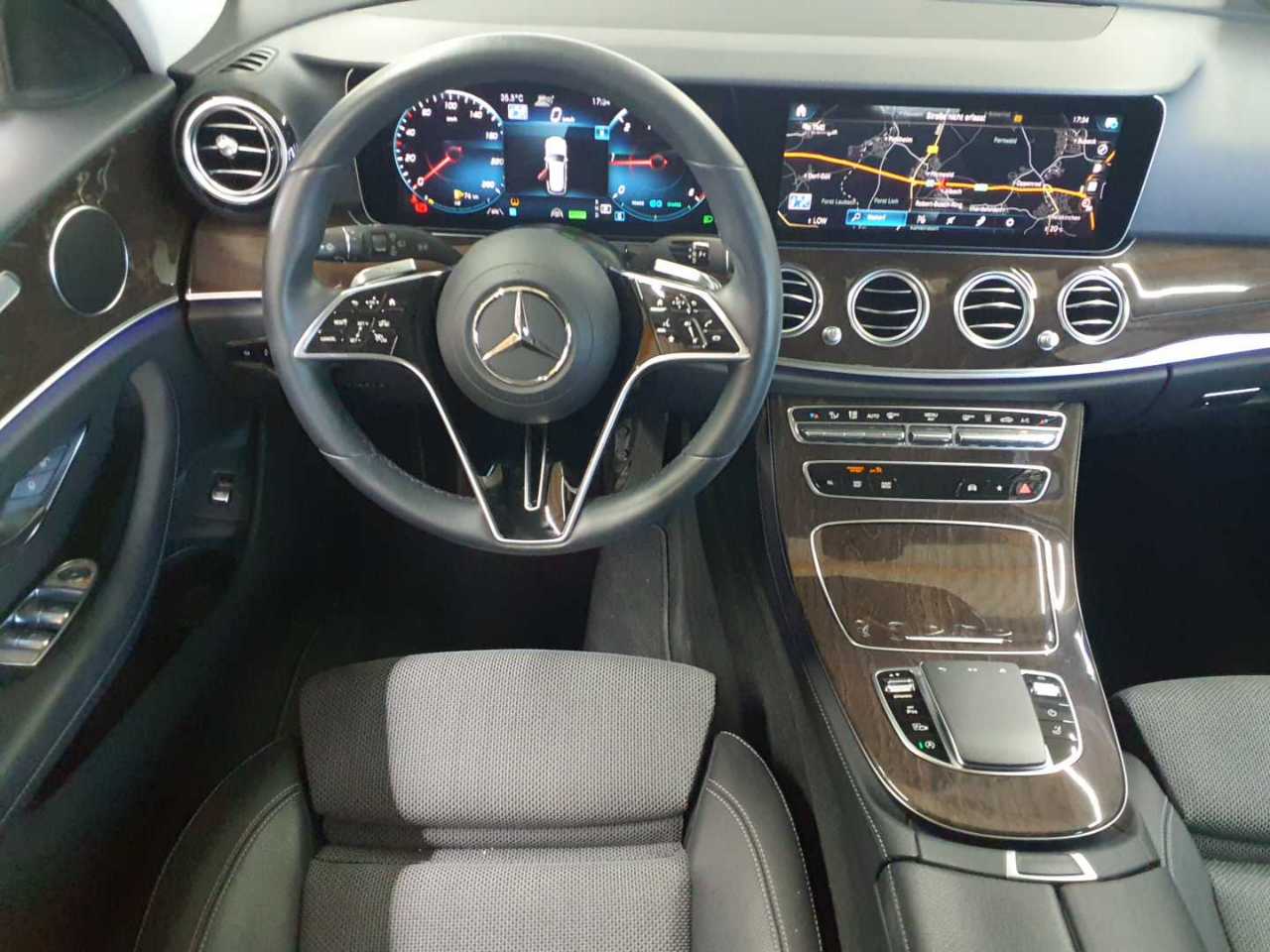 Mercedes-Benz E 220 d T 9G-TRONIC Avantgarde 9