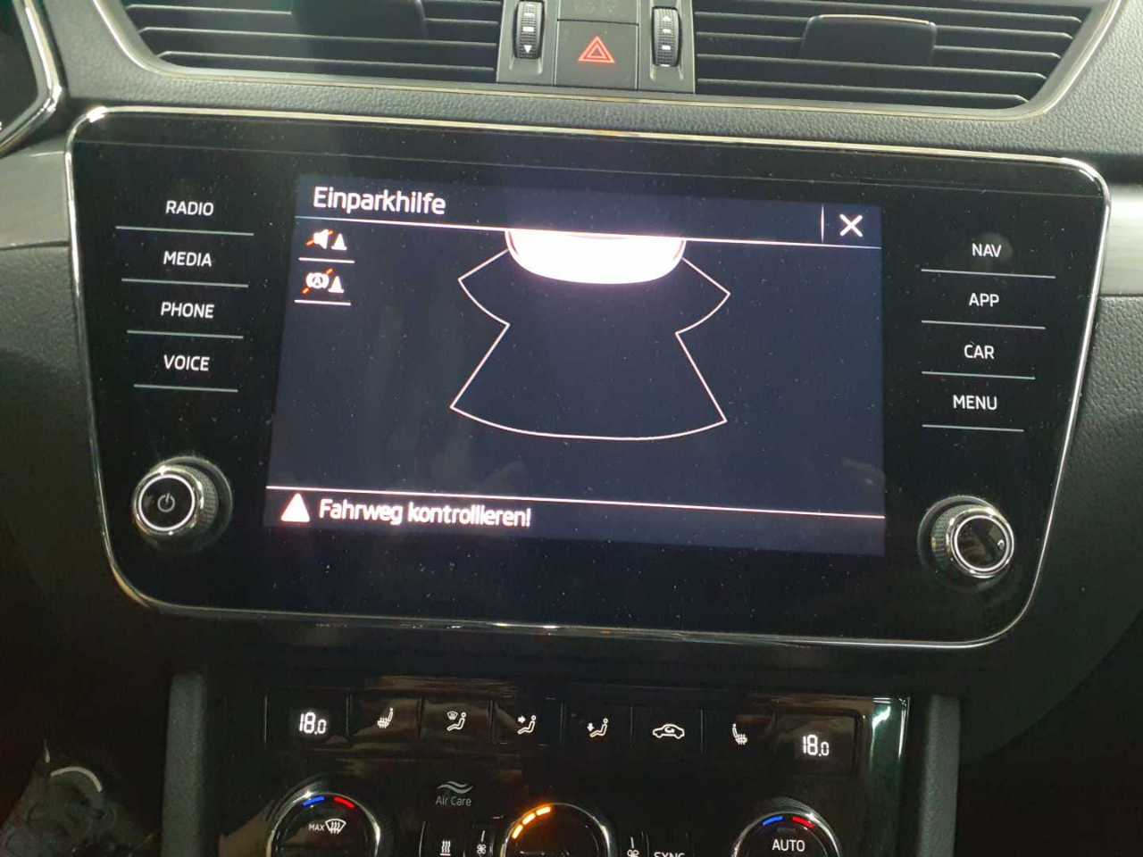 Skoda Superb 2.0 TDI DSG Style 6