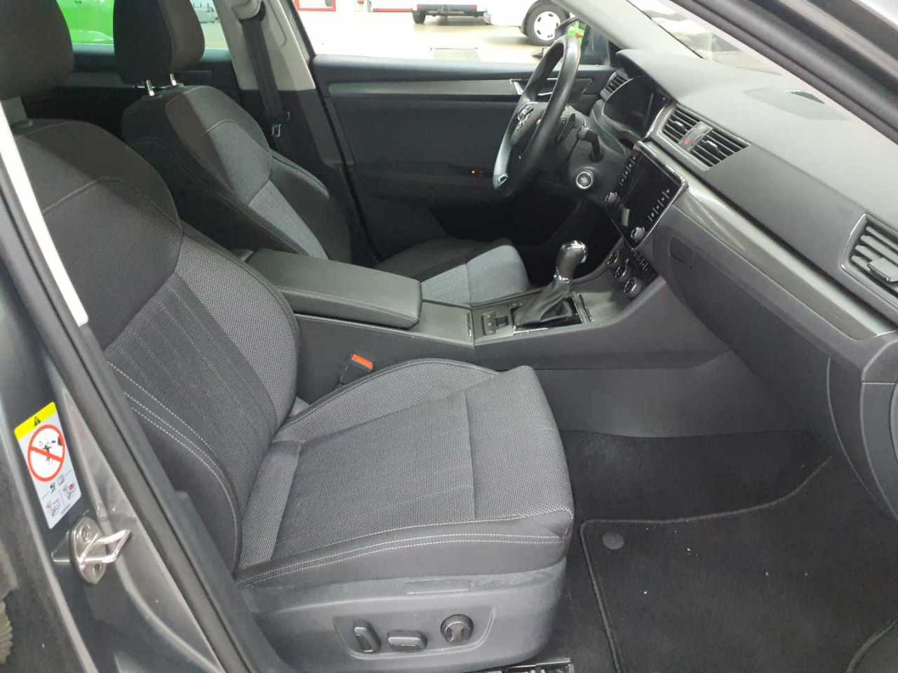 Skoda Superb 2.0 TDI DSG Style 9