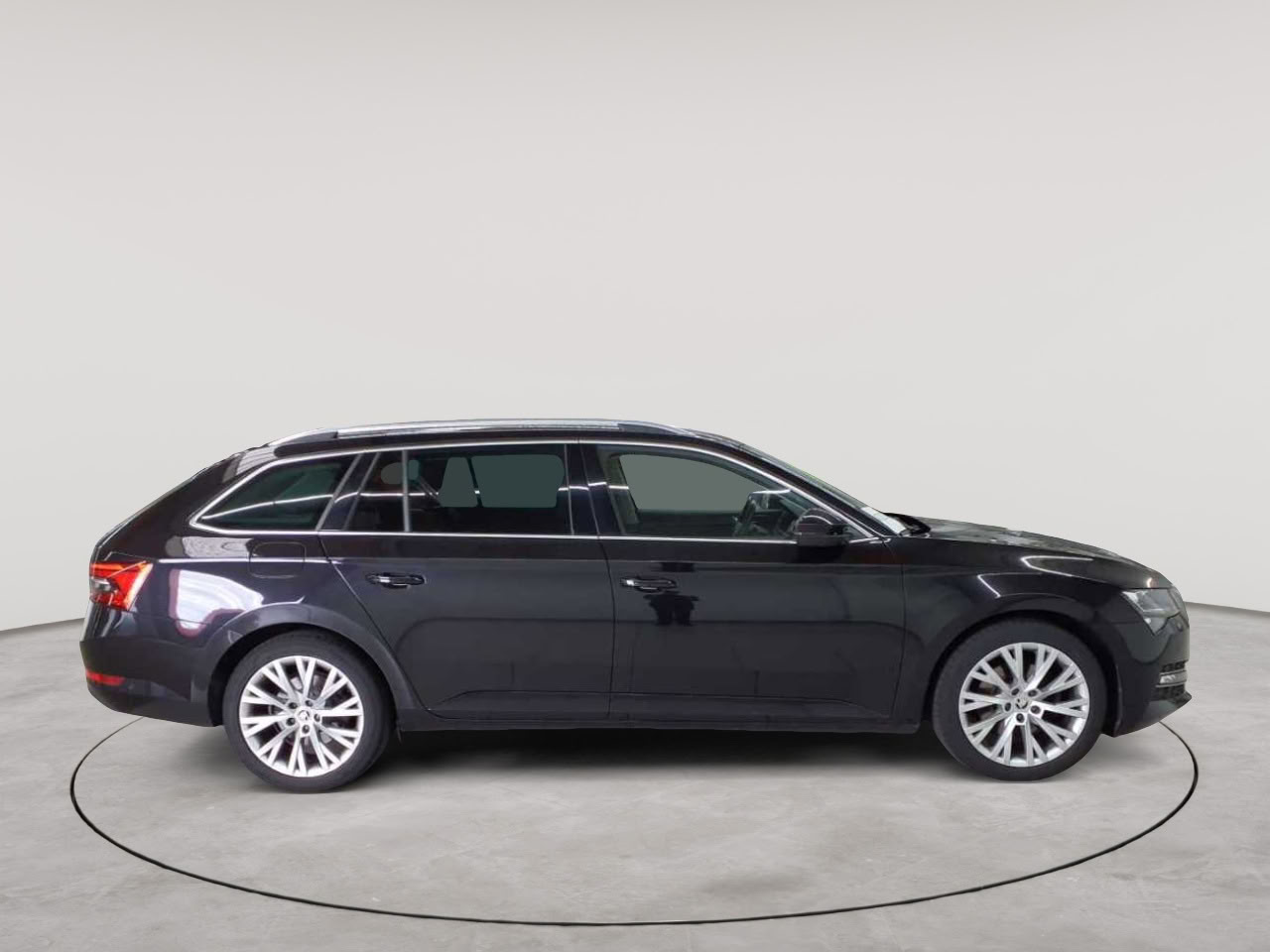 Skoda Superb Combi 2.0 TDI 4x4 DSG Premium Edition 3