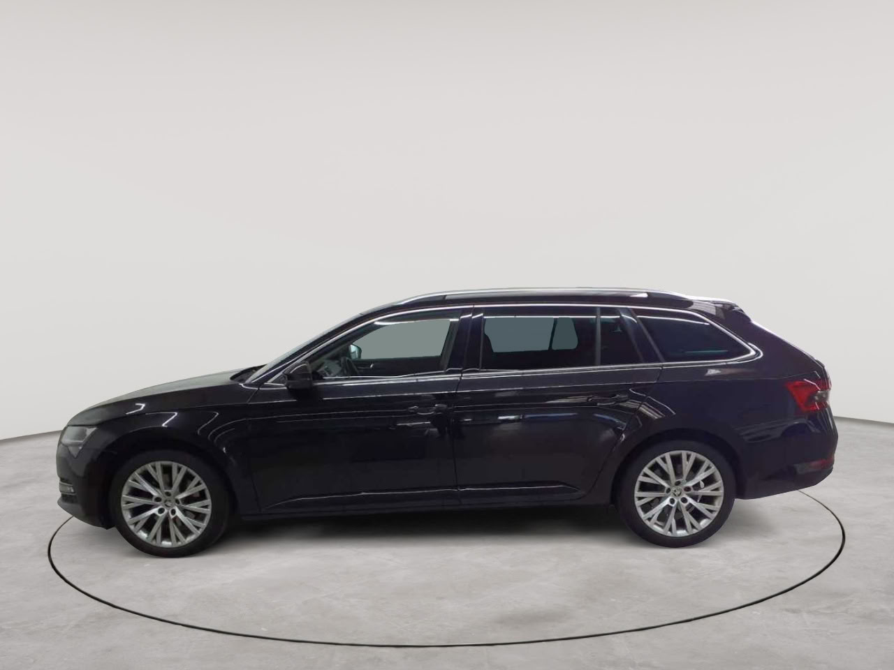 Skoda Superb Combi 2.0 TDI 4x4 DSG Premium Edition 6