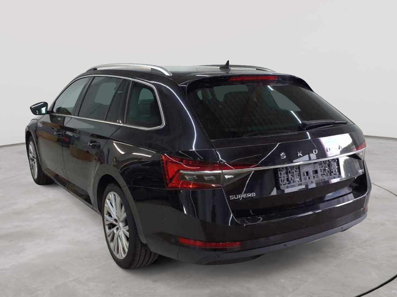 Skoda Superb Combi 2.0 TDI 4x4 DSG Premium Edition 5