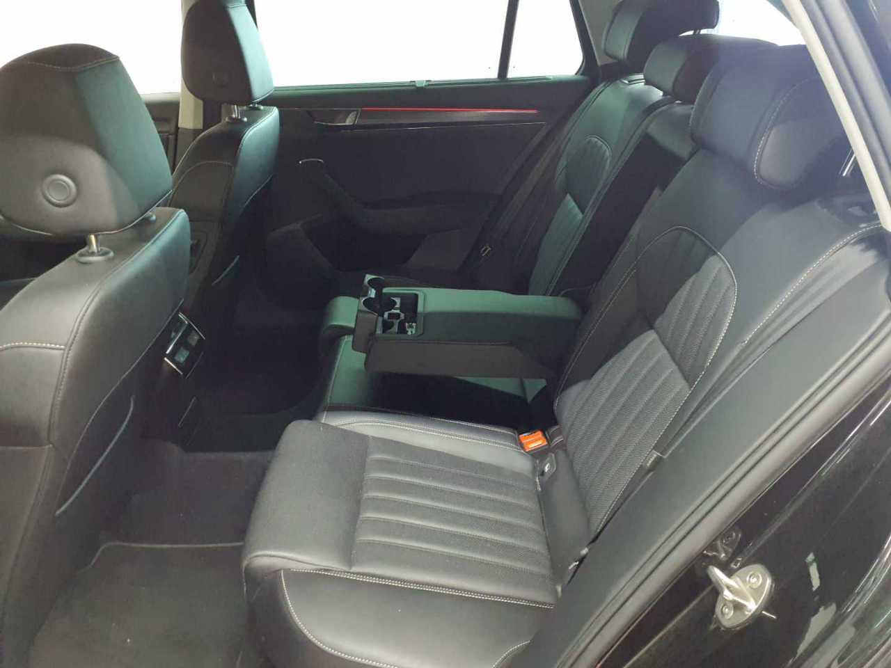Skoda Superb Combi 2.0 TDI 4x4 DSG Premium Edition 14