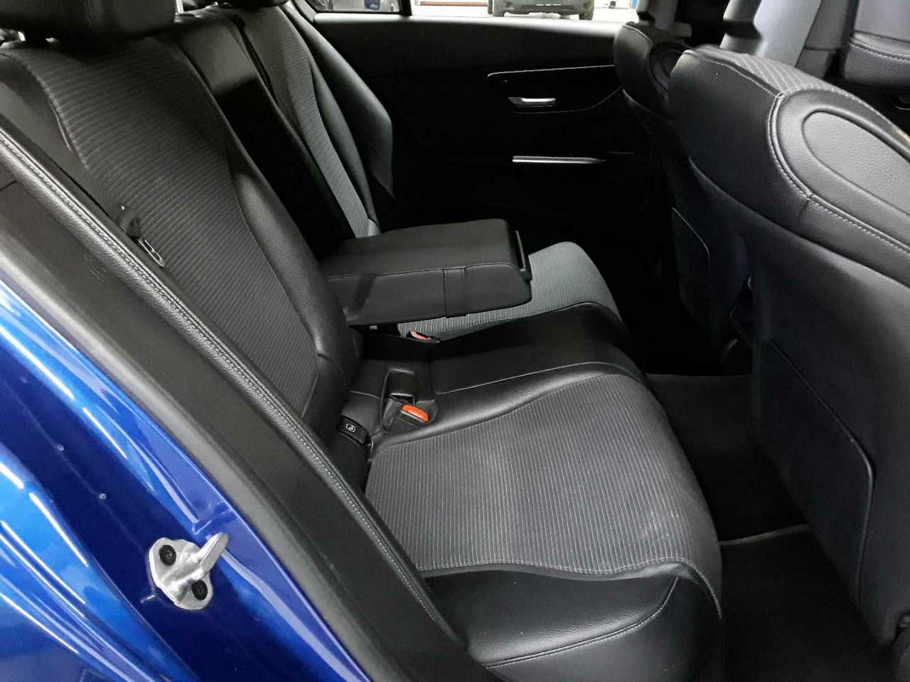 Mercedes-Benz C 300 e 9G-TRONIC Avantgarde 14