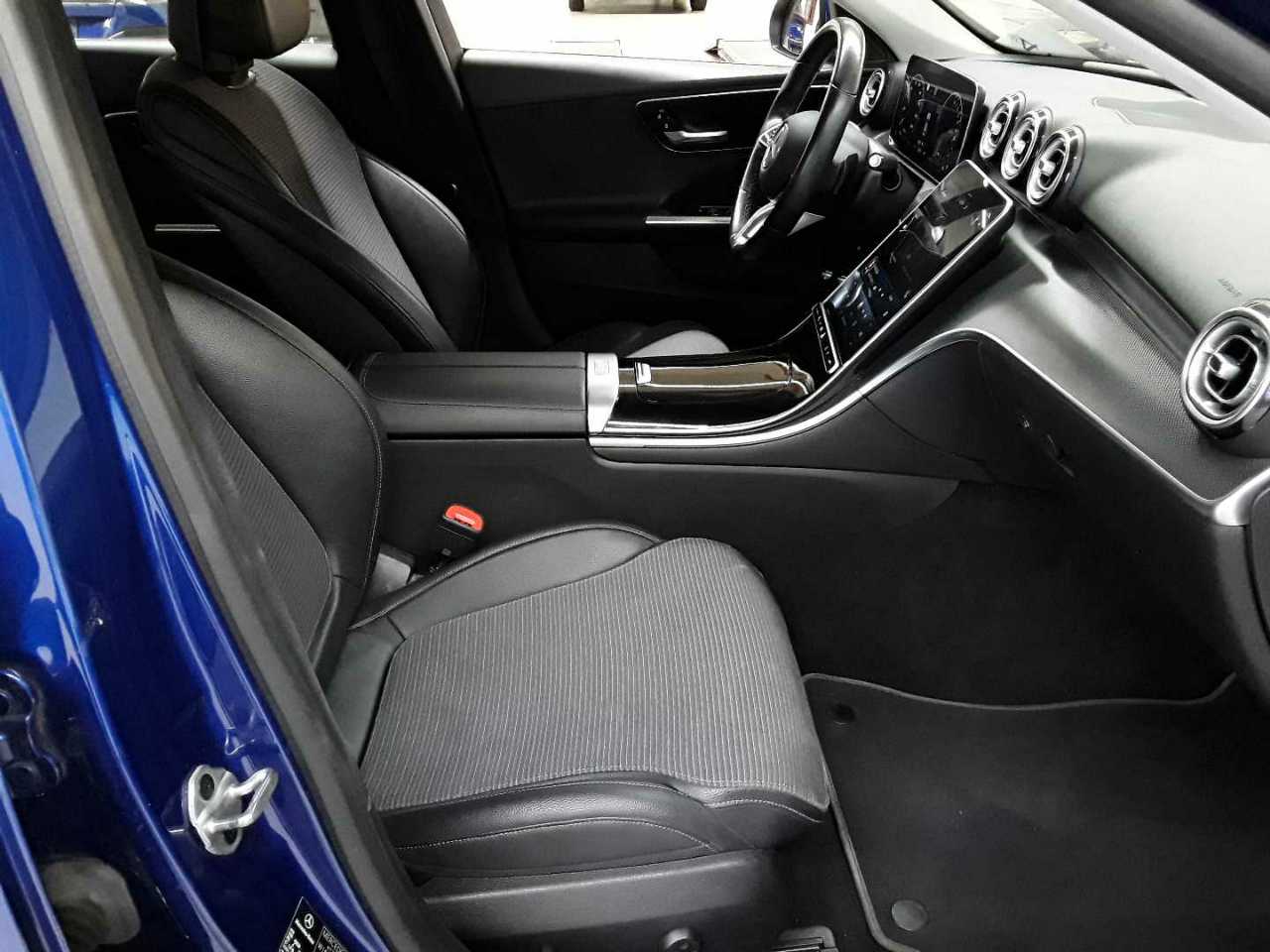 Mercedes-Benz C 300 e 9G-TRONIC Avantgarde 8