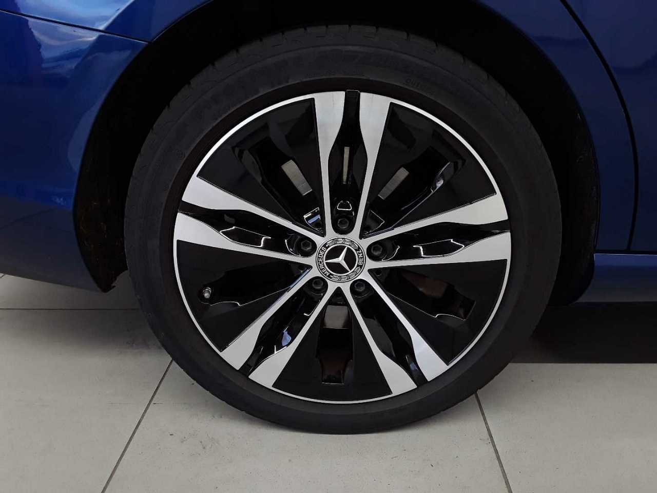 Mercedes-Benz C 300 e 9G-TRONIC Avantgarde 17