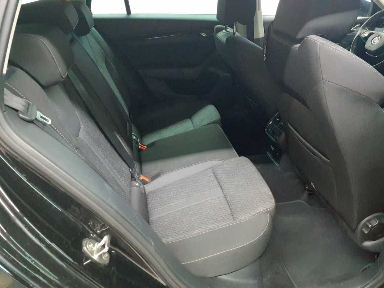 Skoda Octavia Combi 2.0 TDI Clever 14
