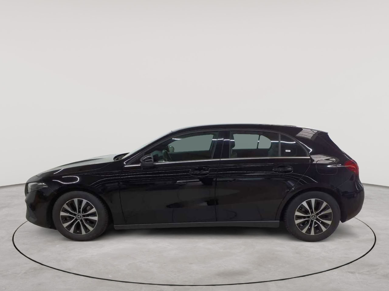 Mercedes-Benz A 180 7G-DCT Entry 6