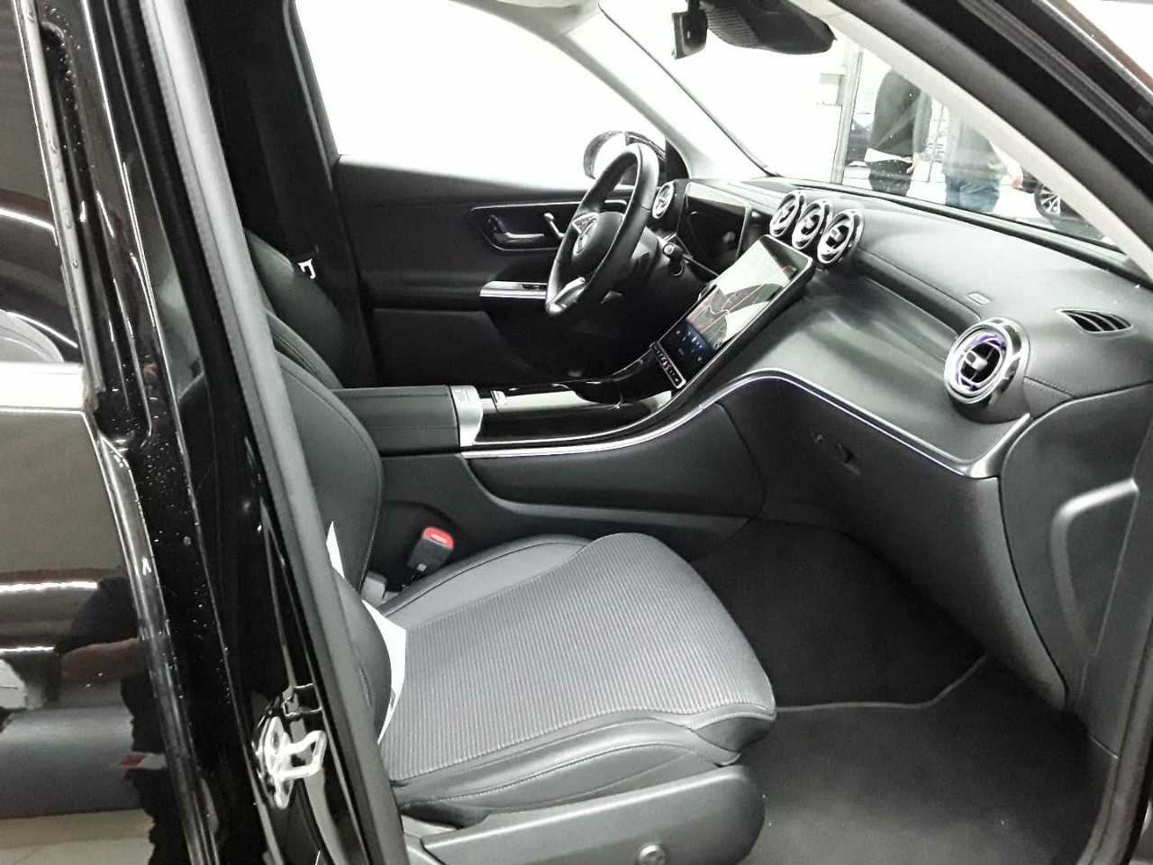 Mercedes-Benz GLC 300 e 4Matic 9G-TRONIC Avantgarde Advanced 8