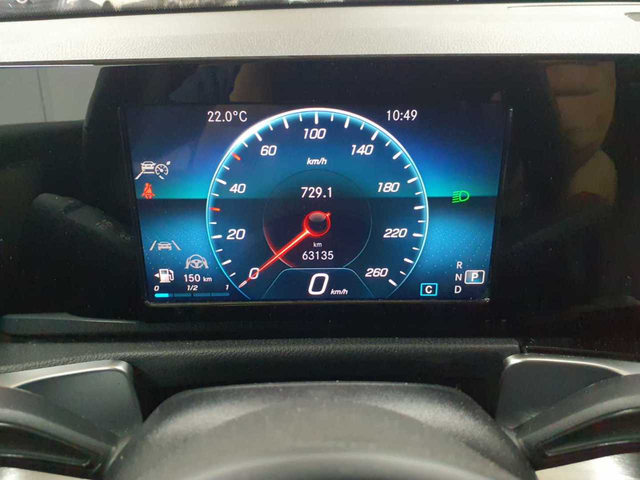 Mercedes-Benz GLB 200 d 8G-DCT Style 11