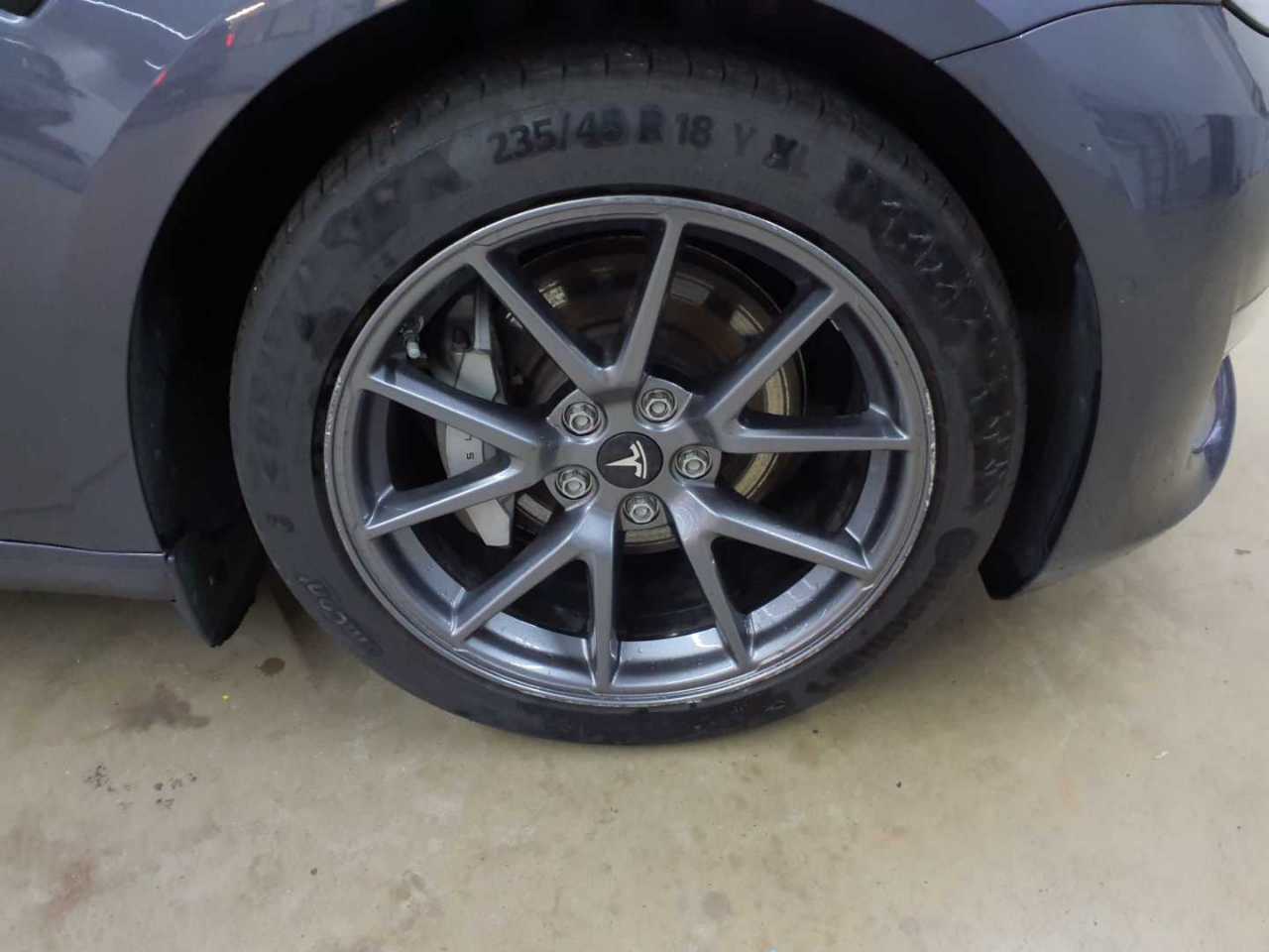 Tesla Model 3 Langstreckenbatt. Allradantrieb Dual Motor 17