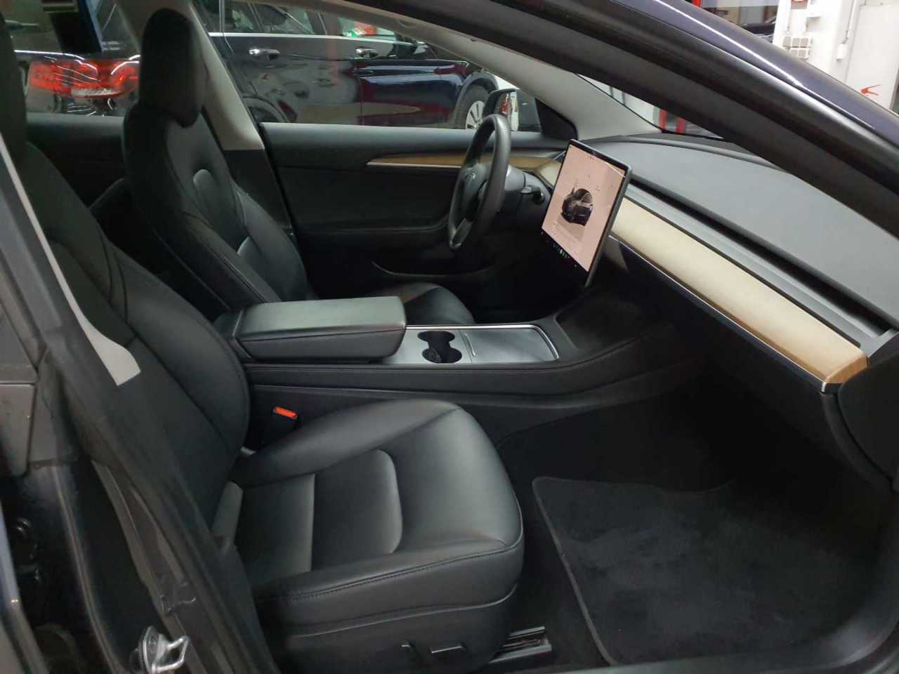 Tesla Model 3 Langstreckenbatt. Allradantrieb Dual Motor 8