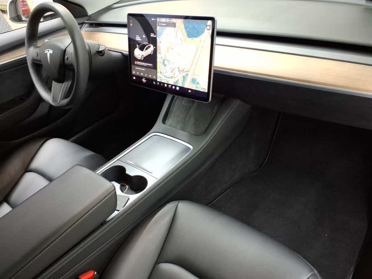 Tesla Model 3 Standard Reichweite Plus Hinterradantrieb 9