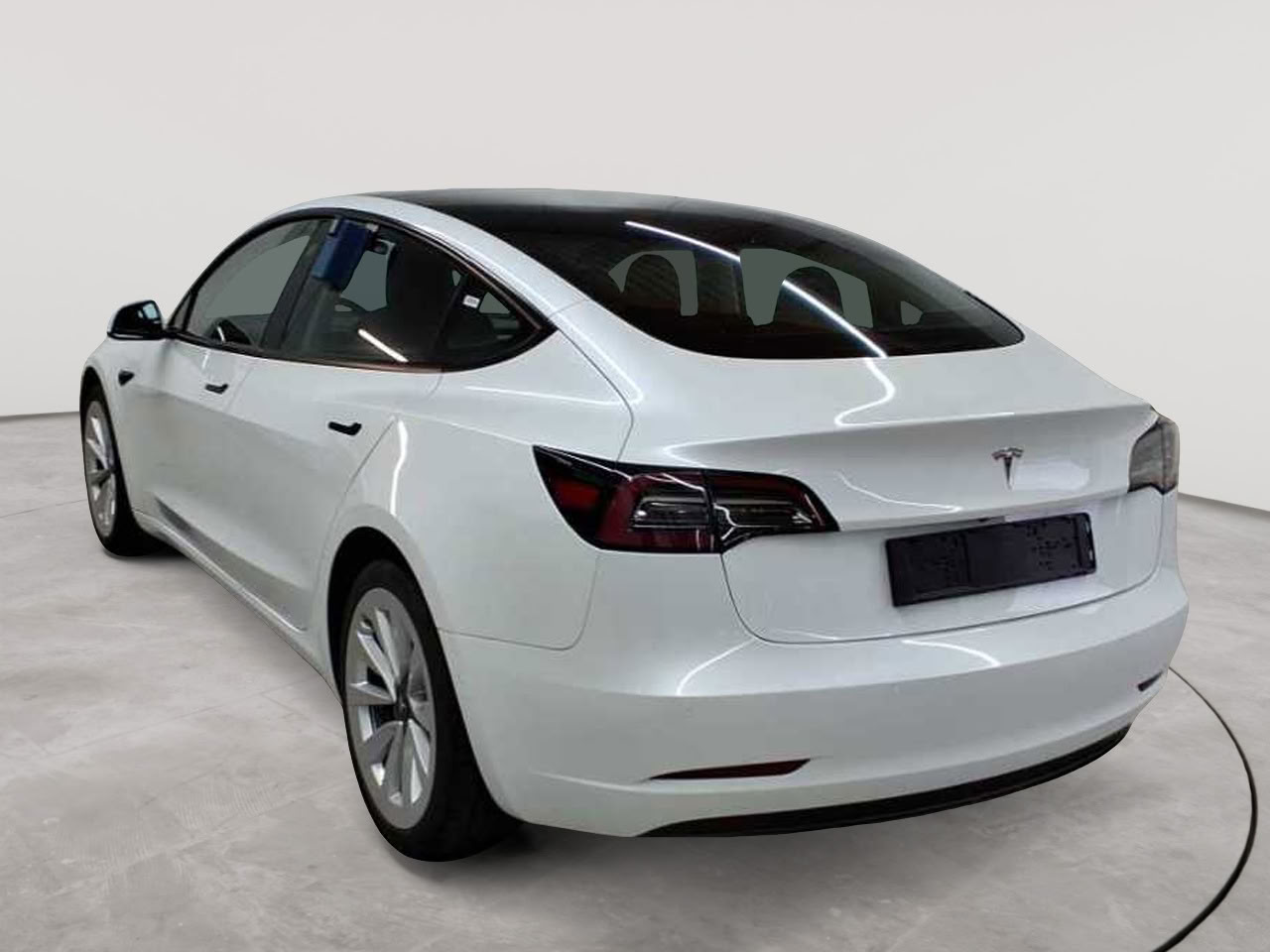 Tesla Model 3 Standard Reichweite Plus Hinterradantrieb 5