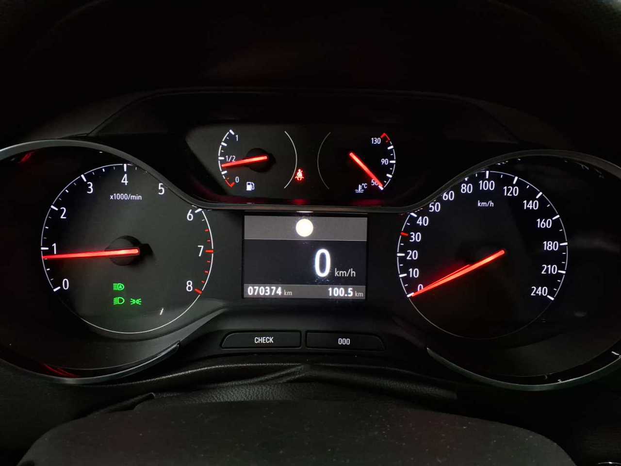 Opel Crossland 1.5 Diesel Elegance 11