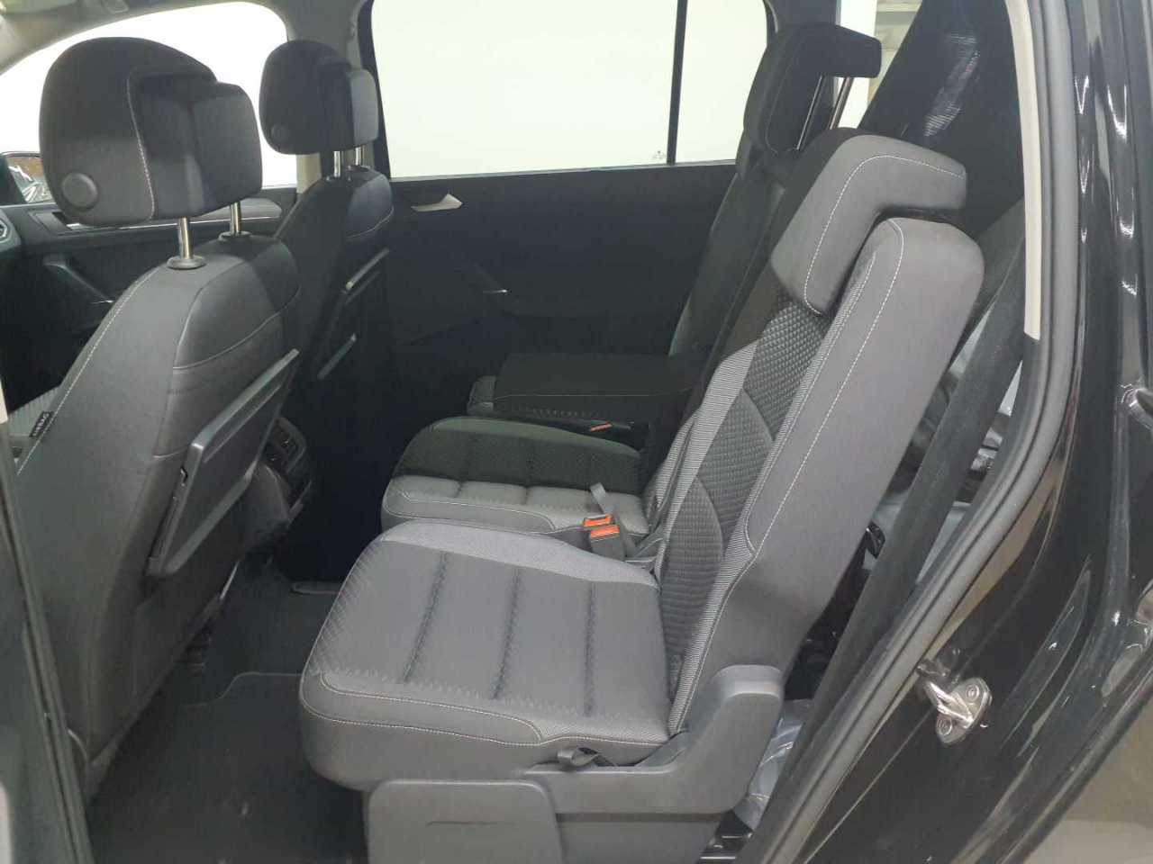 Vw Touran 2.0 TDI SCR DSG ACTIVE 14