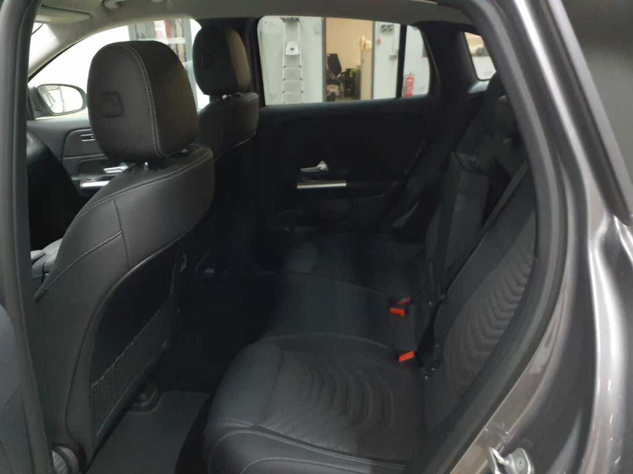 Mercedes-Benz EQA 250+ Progressive 13
