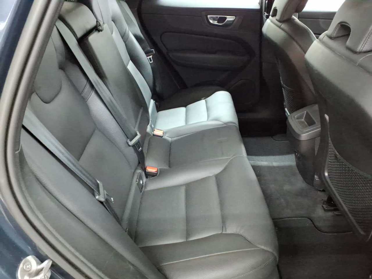 Volvo XC60 B4 D AWD Geartronic Momentum Pro 13