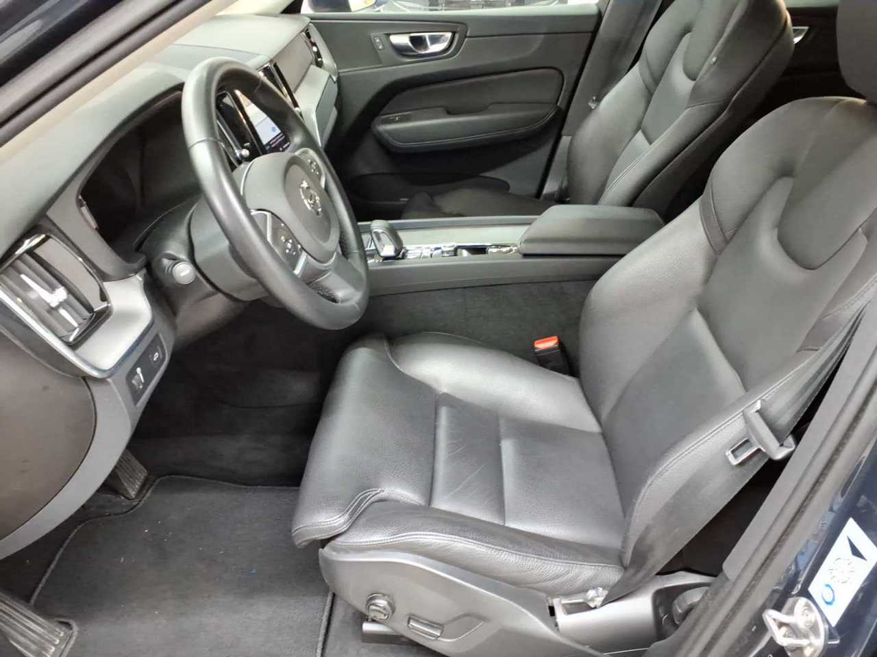 Volvo XC60 B4 D AWD Geartronic Momentum Pro 8