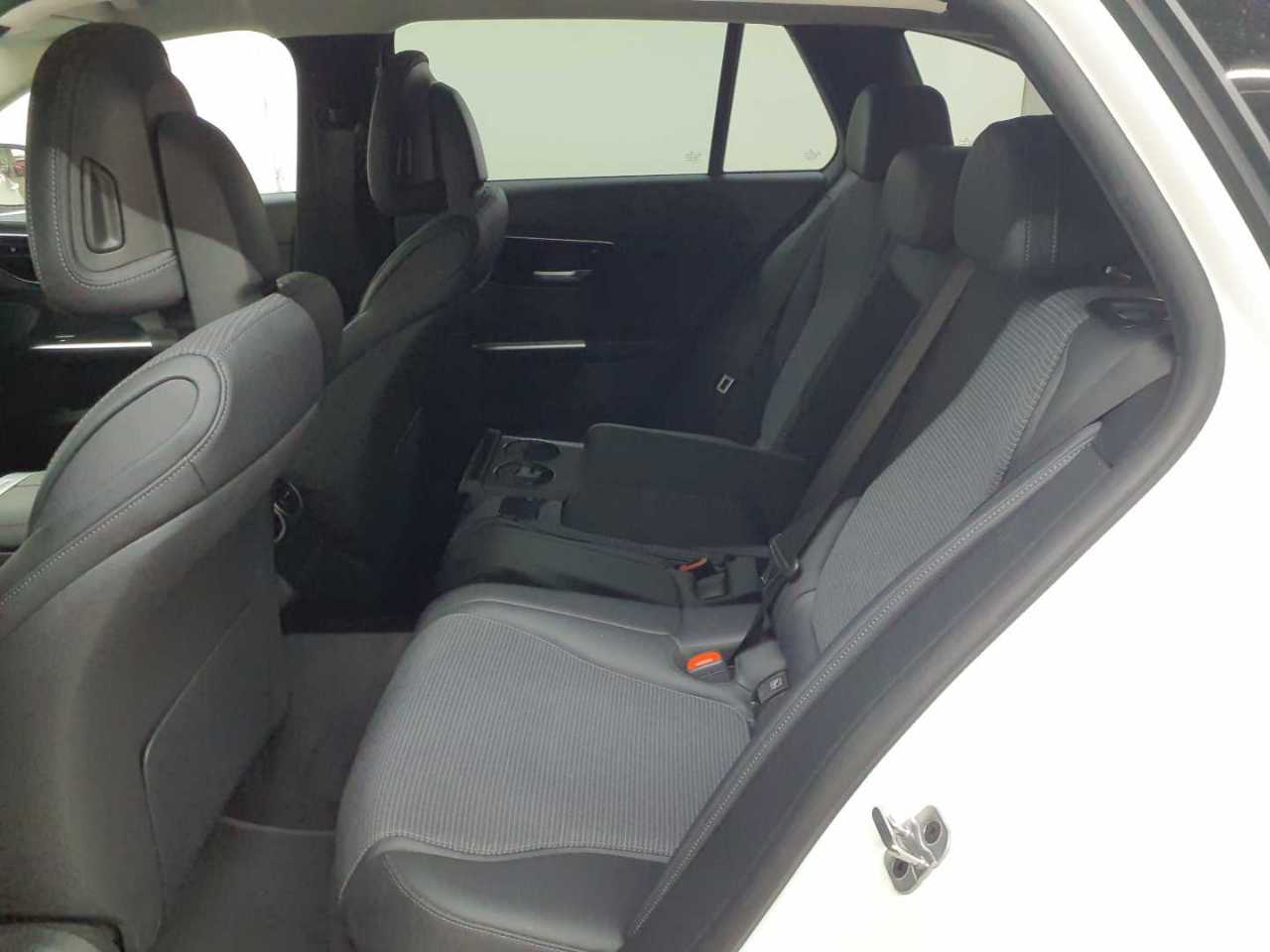 Mercedes-Benz C 300 e T 9G-TRONIC Avantgarde 14